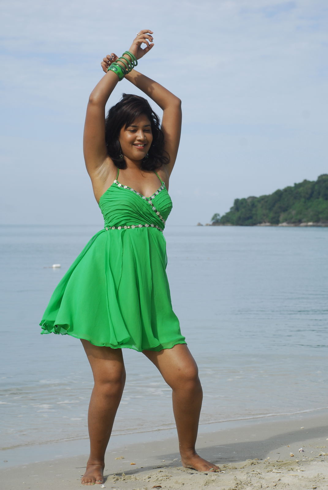 Soumya Bollapragada hot in green mini skirt pictures | Picture 67384